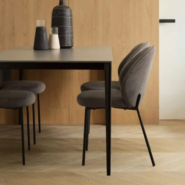 Chaise de salle à manger design en tissu et métal noir (lot de 2)  NELLY - HELLIN
