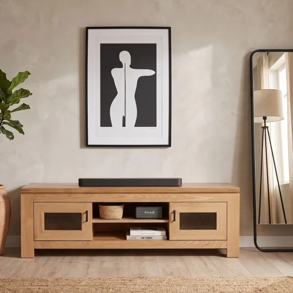 Meuble TV bas en bois clair : 2 portes et 2 niches | Hellin